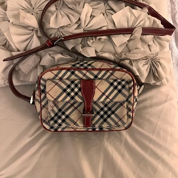 Burberry Beige and Red Checkered Bag. Blue label - Picture 10 of 10